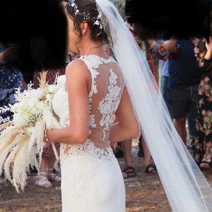 Wedding gown / dress